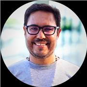 Profesor de inglés con más de tres años de experiencia en distintos países y con estudiantes de todas las edades.